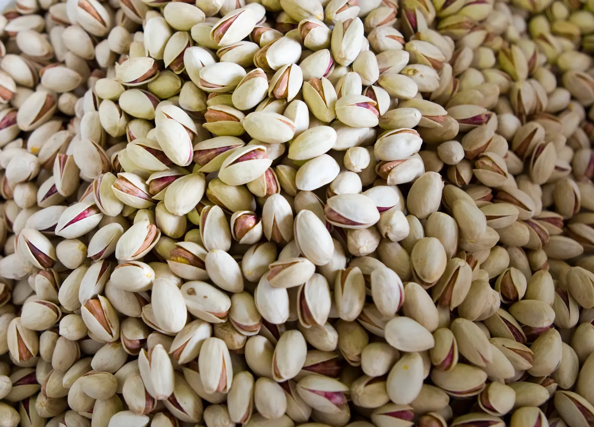 قیمت پسته خندان طبیعی + مشخصات بسته بندی عمده و ارزان